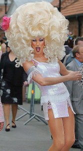 96dragqueenmos_468x844