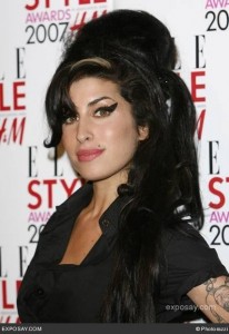 amy-winehouse-2007-elle-style-awards-in-london-16tohi1