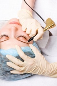 Pros y contras del maquillaje permanente cejas