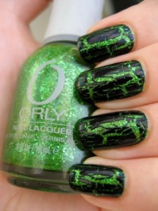 uñas verdes y negras